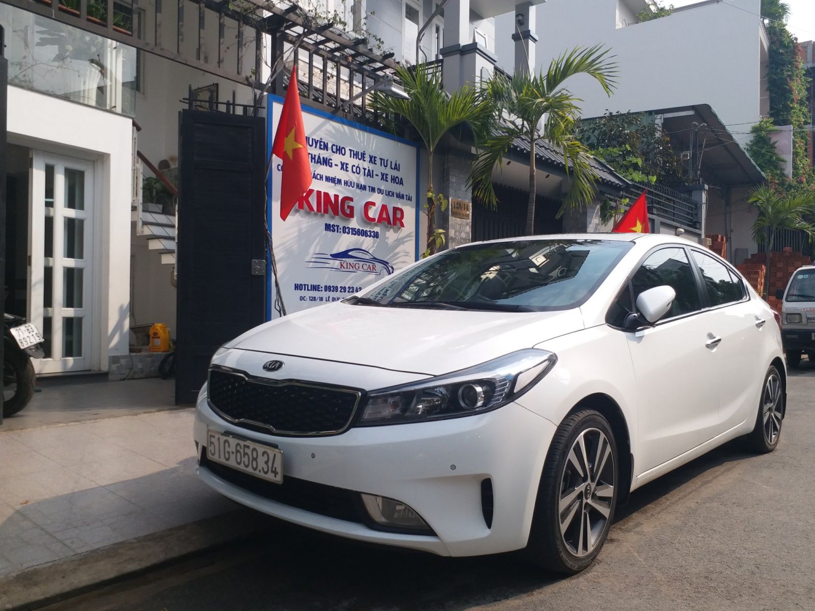 thuê xe tự lái giá rẻ tại Sài Gòn